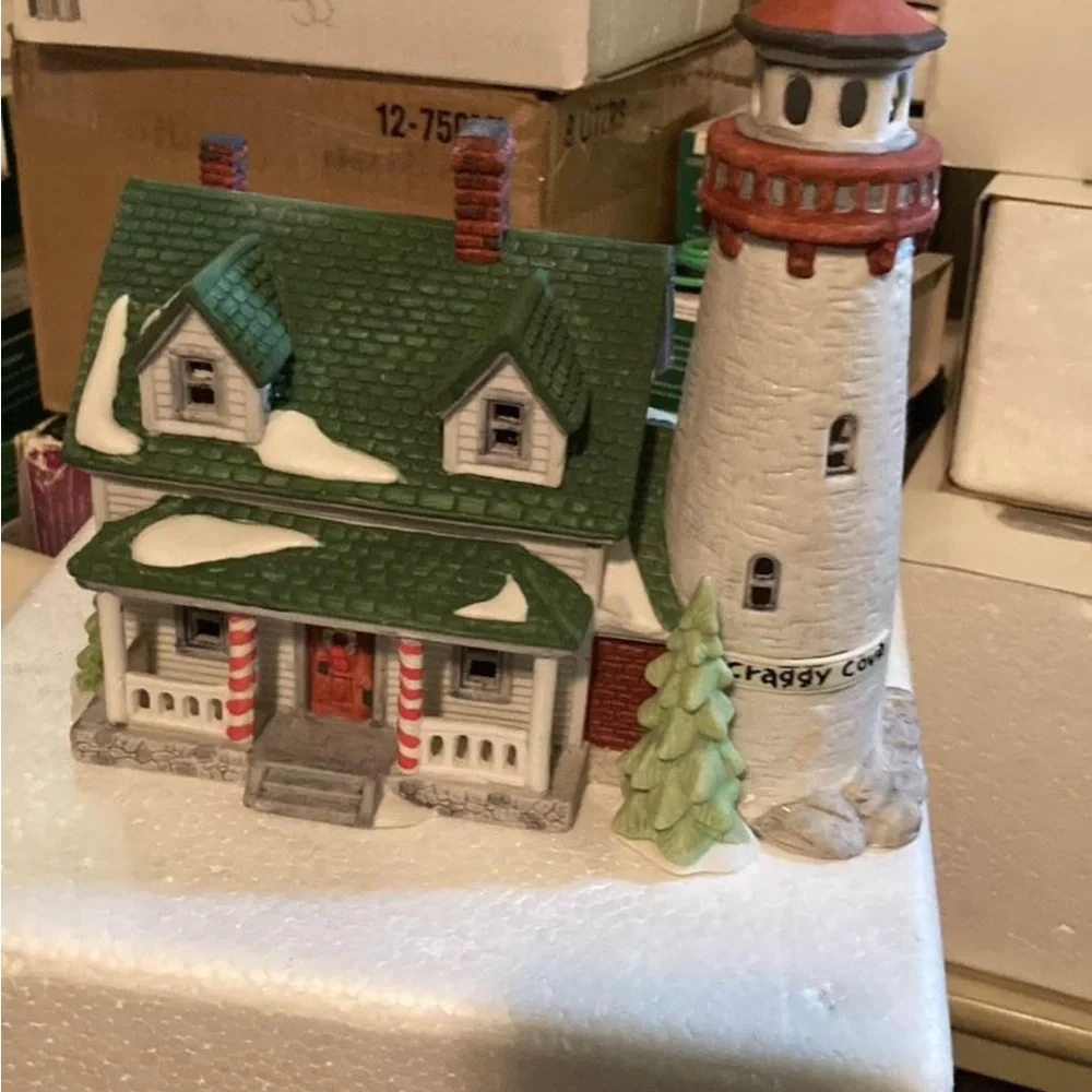 Department 56 New England Village craggy Cove lighthouse excellent condition